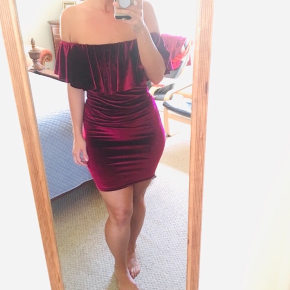 Dresses & Skirts - VELVET RASPBERRY OFF THE SHOULDERS DRESS